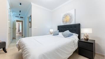 2 bedrooms, iron/ironing board, free WiFi, bed sheets