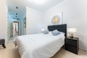 2 bedrooms, iron/ironing board, free WiFi, bed sheets - Apartment "Pino Golf Garden" with Pool, Wi-Fi, Garden & Terrace (Elviria)