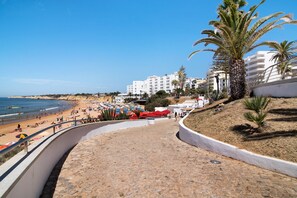 Beach nearby - Ocean View Apartment with Sea View, Wi-Fi (Armação de Pêra)