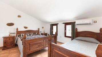 5 slaapkamers, een strijkplank/strijkijzer, gratis wifi, beddengoed