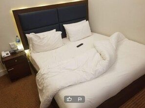 Deluxe Double or Twin Room | Iron/ironing board, free WiFi