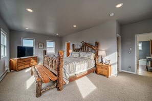 4 bedrooms, free WiFi, bed sheets