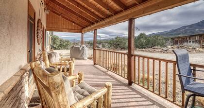 Dog Friendly Scenic Salida Getaway - Minutes to Mountain Bike Trails and downtown Salida