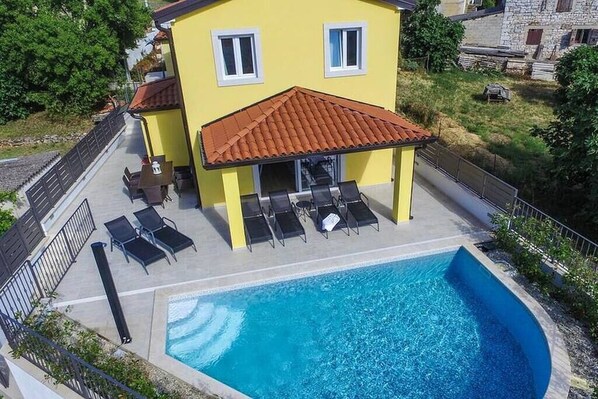 Pool - Chic holiday home with pool , 2 km from the sea (Poreč)