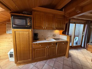 Réfrigérateur, four, plaque de cuisson, lave-vaisselle