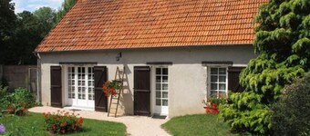 Serene Countryside Getaway: 6 Guests, Near Loire Castles, Private Terrace, Garden