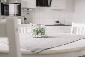 Kühlschrank, Ofen, Herdplatte, Geschirrspüler