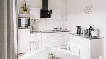 Kühlschrank, Ofen, Herdplatte, Geschirrspüler