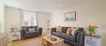 Townhouse with Views of Wells Cathedral