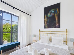 4 bedrooms, free WiFi