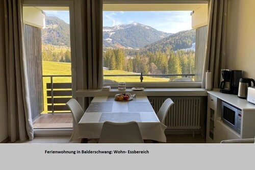 1-room apartment with mountain view on the ski slope with WiFi, Netflix, Prime