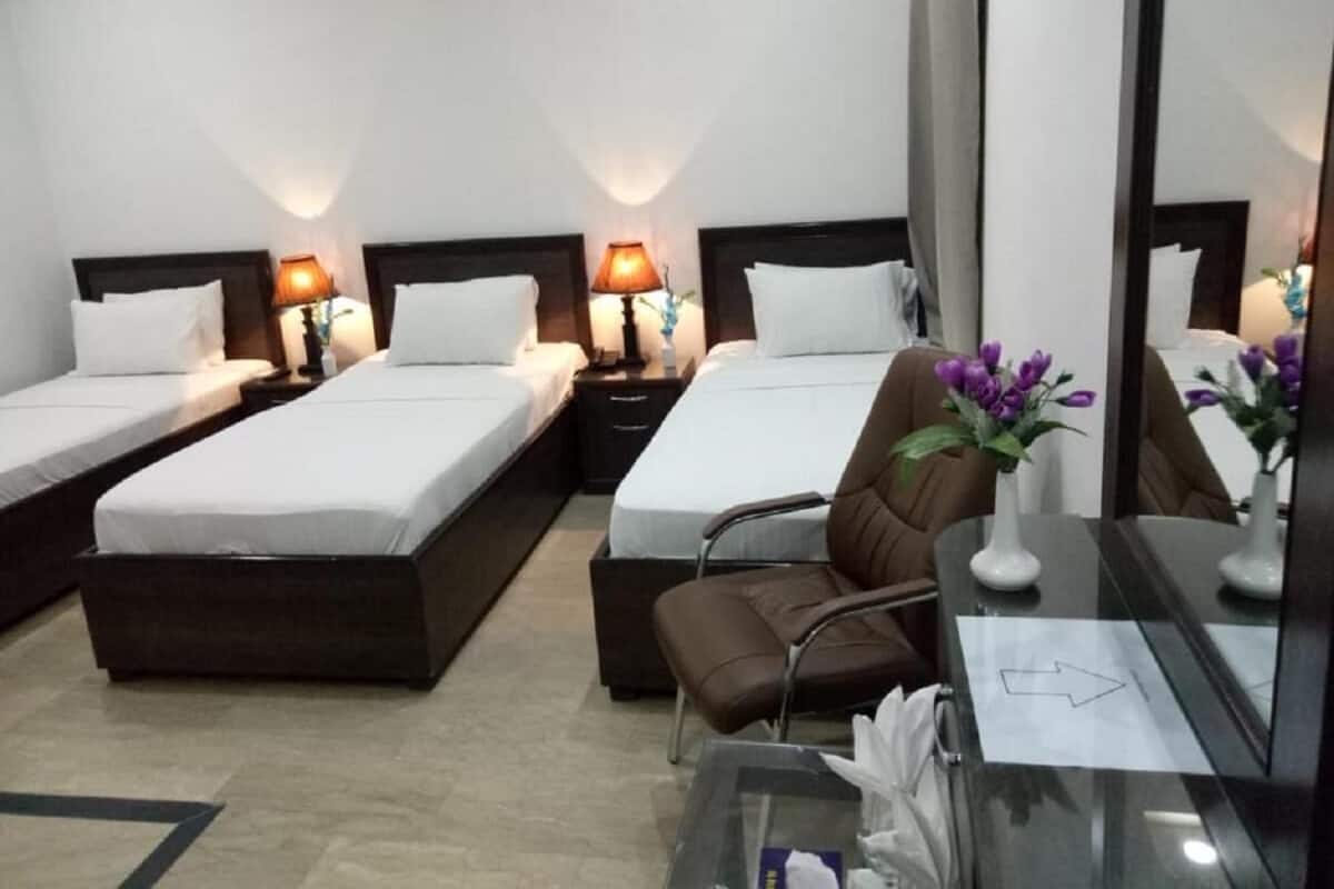 Habitació triple Deluxe | Planxa i posts de planxar, wifi gratuïta i roba de llit