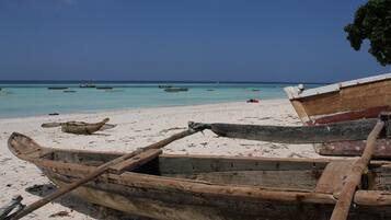 En la playa, arena blanca