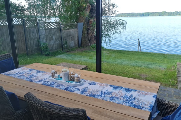 Essbereich mit Seeblick Ferienhaus Nixe