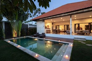 Pool - just walking distance to petitenget beach (Bali)