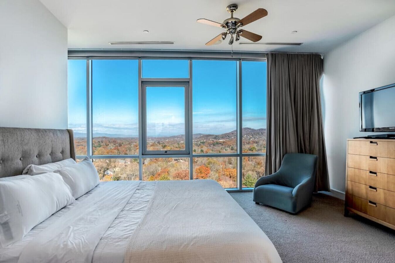 2 habitaciones, tabla de planchar con plancha y wifi gratis 