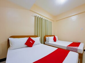 Family Suite | Bed sheets - OYO 836 E & H Residences (Parañaque)