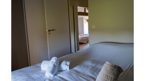 3 bedrooms, travel crib, wheelchair access