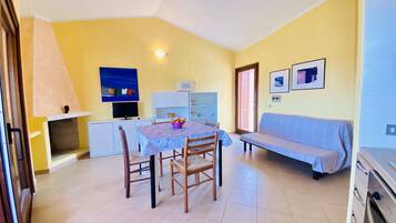 Apartment | Dining room