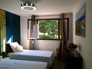 7 chambres, fer et planche à repasser, lit parapluie, Wi-Fi gratuit