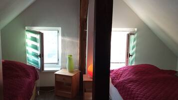 1 habitación, escritorio, wifi gratis y ropa de cama