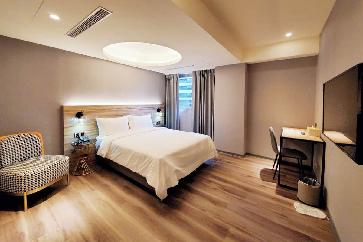 In-room safe, desk, laptop workspace, blackout drapes