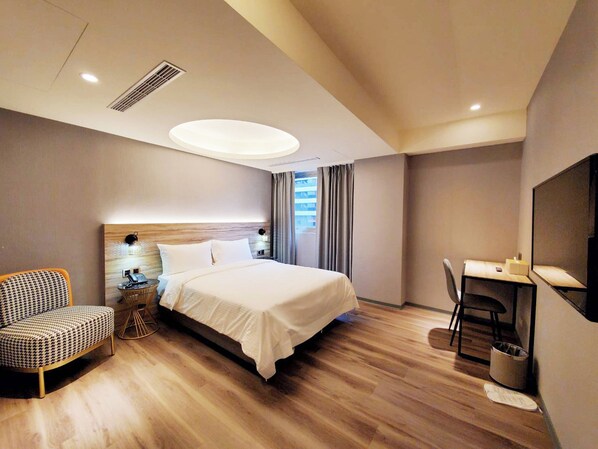 In-room safe, desk, laptop workspace, blackout curtains