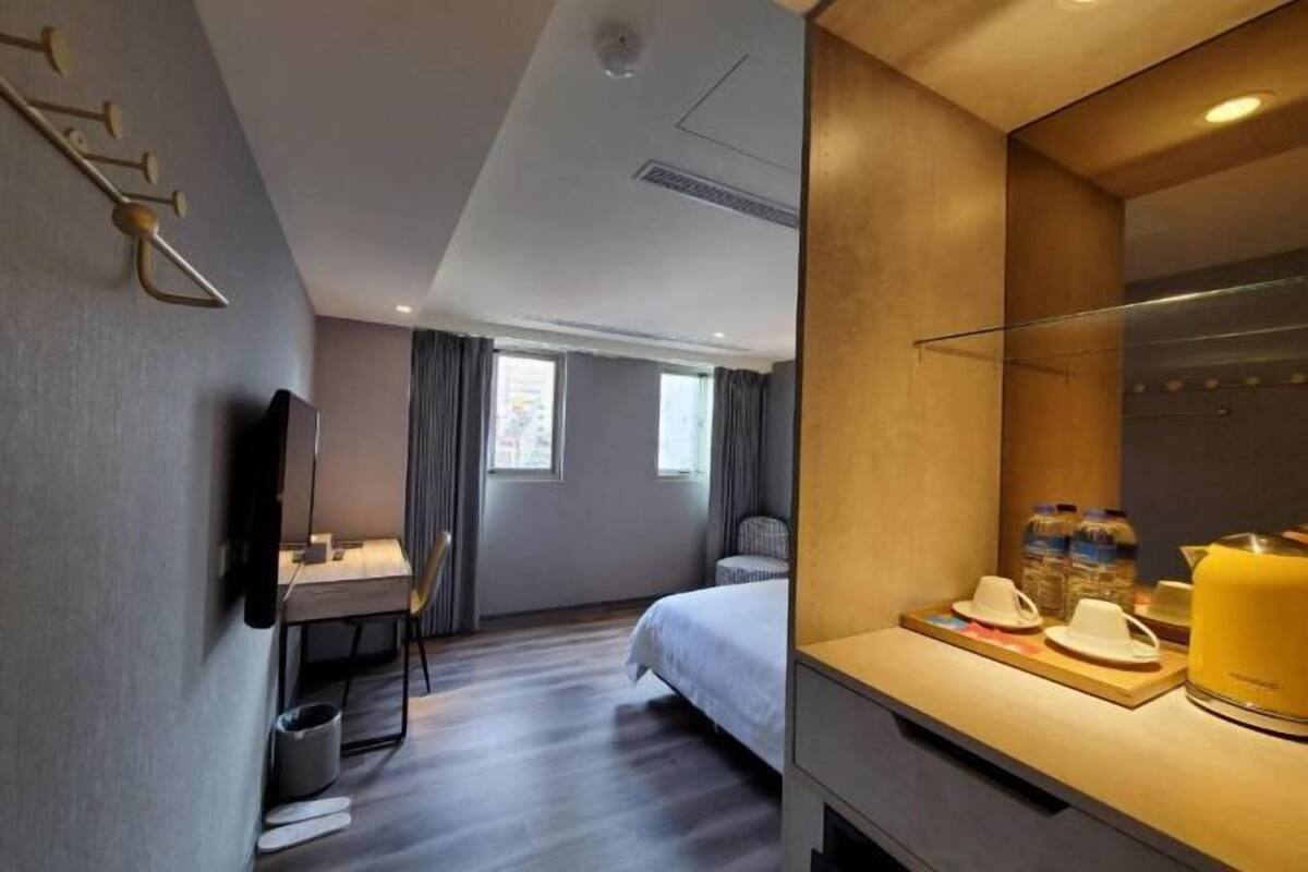 In-room safe, desk, laptop workspace, blackout drapes