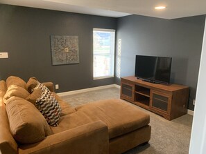 Smart TV, chimenea y futbolito 