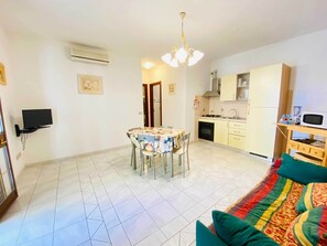 Apartment | Esszimmer