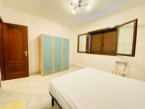 2 bedrooms, iron/ironing board