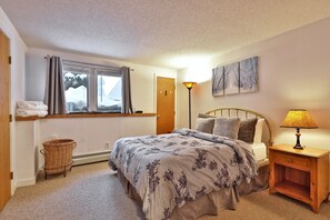 1 chambre, fer et planche à repasser, lit de bébé portatif, Wi-Fi