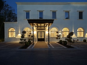 Fachada de la propiedad