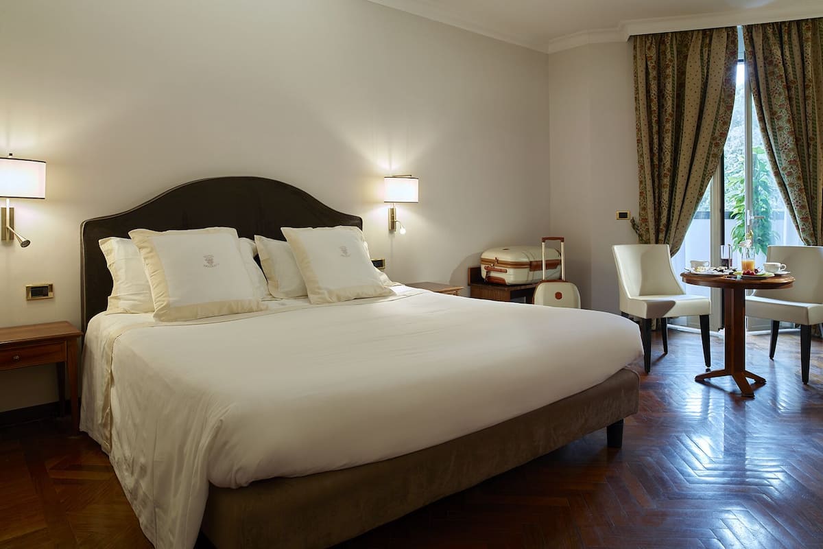 1 chambre, literie de qualité supérieure, couette en duvet d'oie