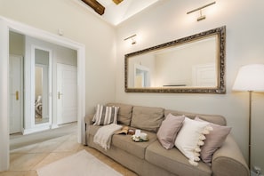 2 bedrooms, iron/ironing board, free cots/infant beds, WiFi
