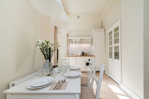 Appartement | Cuisine privée | Grand réfrigérateur, four, plaque de cuisson, lave-vaisselle