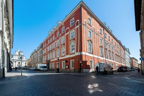 Basic Apartment | Exterior - Roma Apartment - LoftAffair (Kraków)