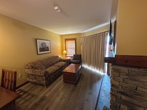 Télévision, cheminée