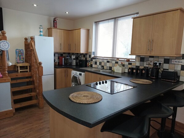 Apartment | Private kitchen | Fridge, microwave, oven, stovetop - Roman Bank Flat With Spa Bath and Mermaids Teepee (Skegness)