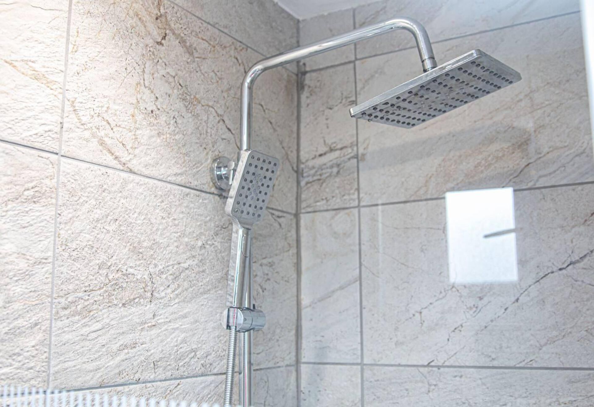 Apartment | Bathroom | Shower, hair dryer, towels
