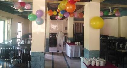 Awais Hotel And Restaurant Rawlakot