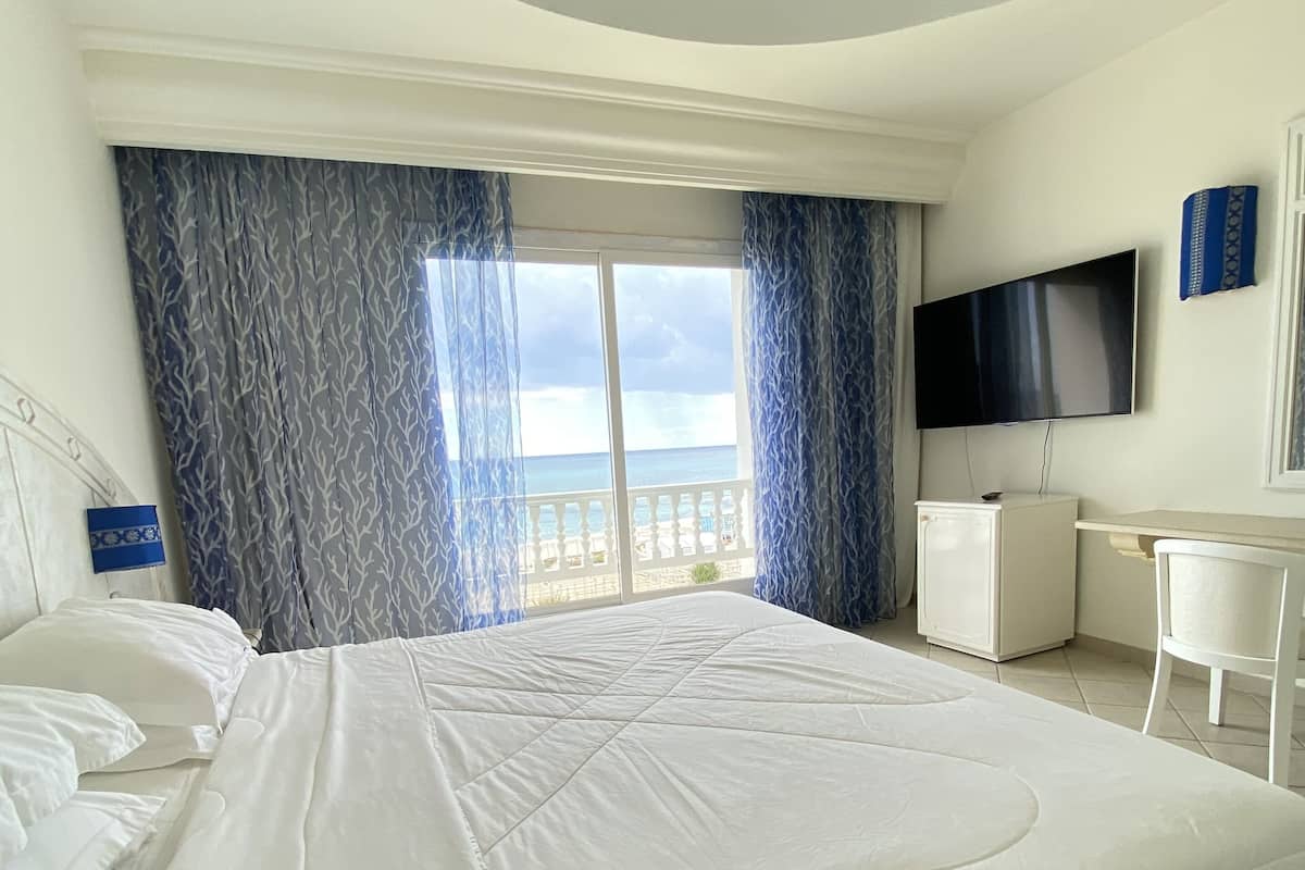 Deluxe Double Room | In-room safe, free WiFi
