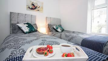 2 bedrooms, iron/ironing board, free WiFi