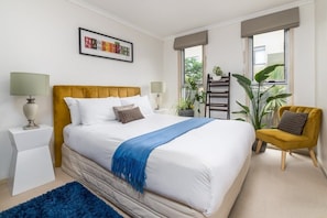 1 habitación, tabla de planchar con plancha, wifi y ropa de cama