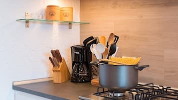 Réfrigérateur, micro-ondes, four, lave-vaisselle