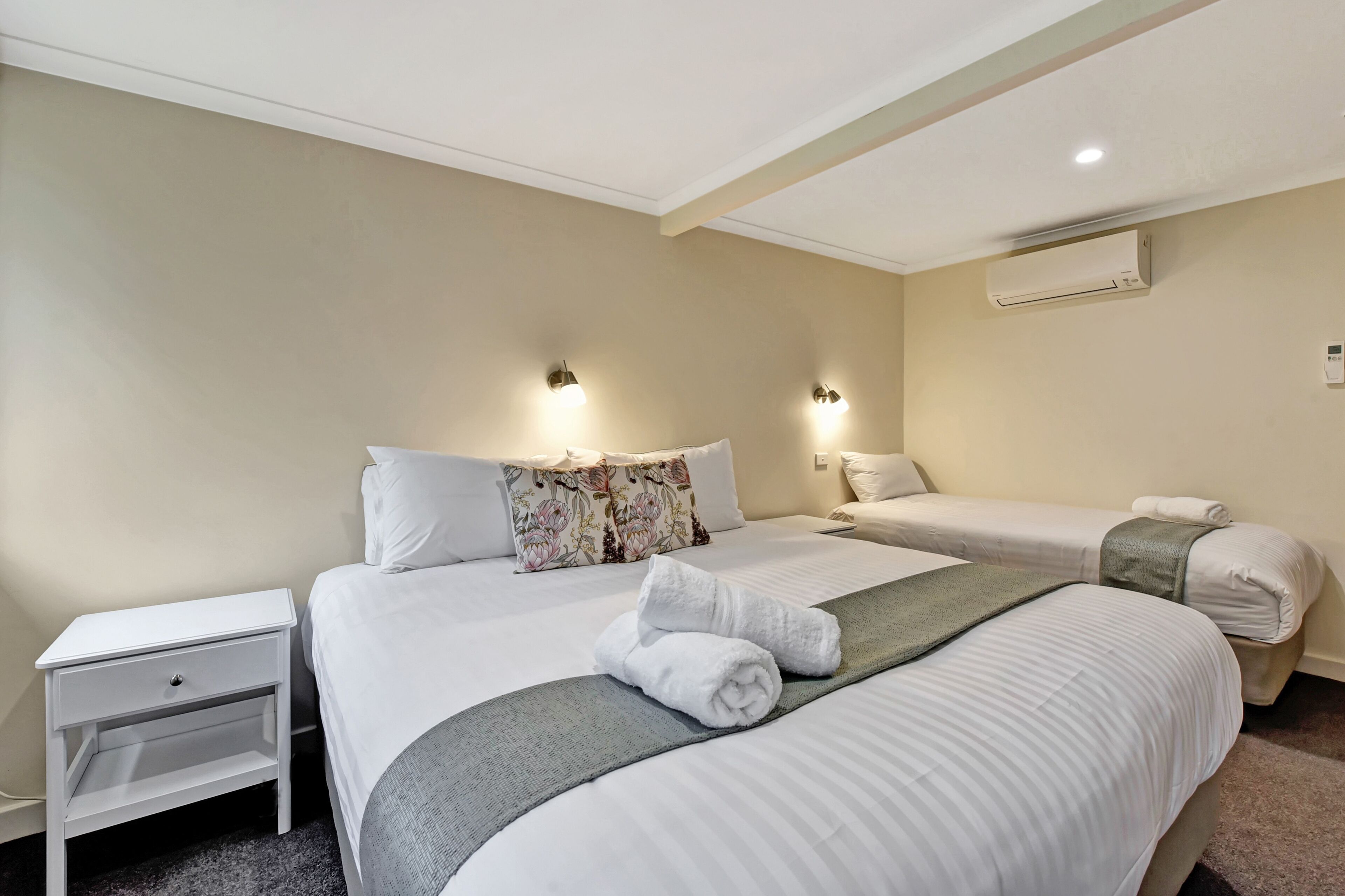Wollombi Cottage | Fresh & Refurbished | Walk to the Village — image 10