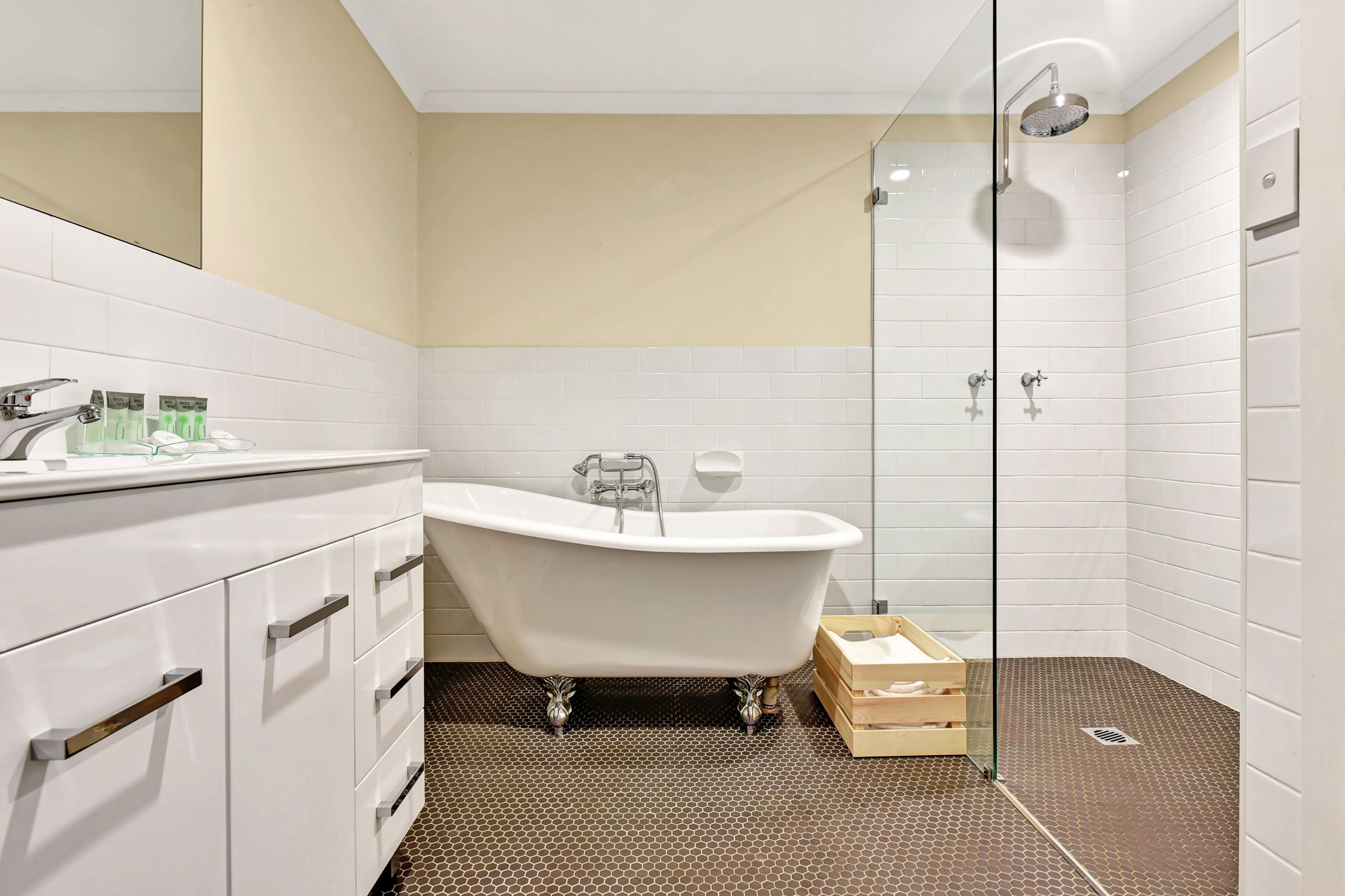 Wollombi Cottage | Fresh & Refurbished | Walk to the Village — image 19