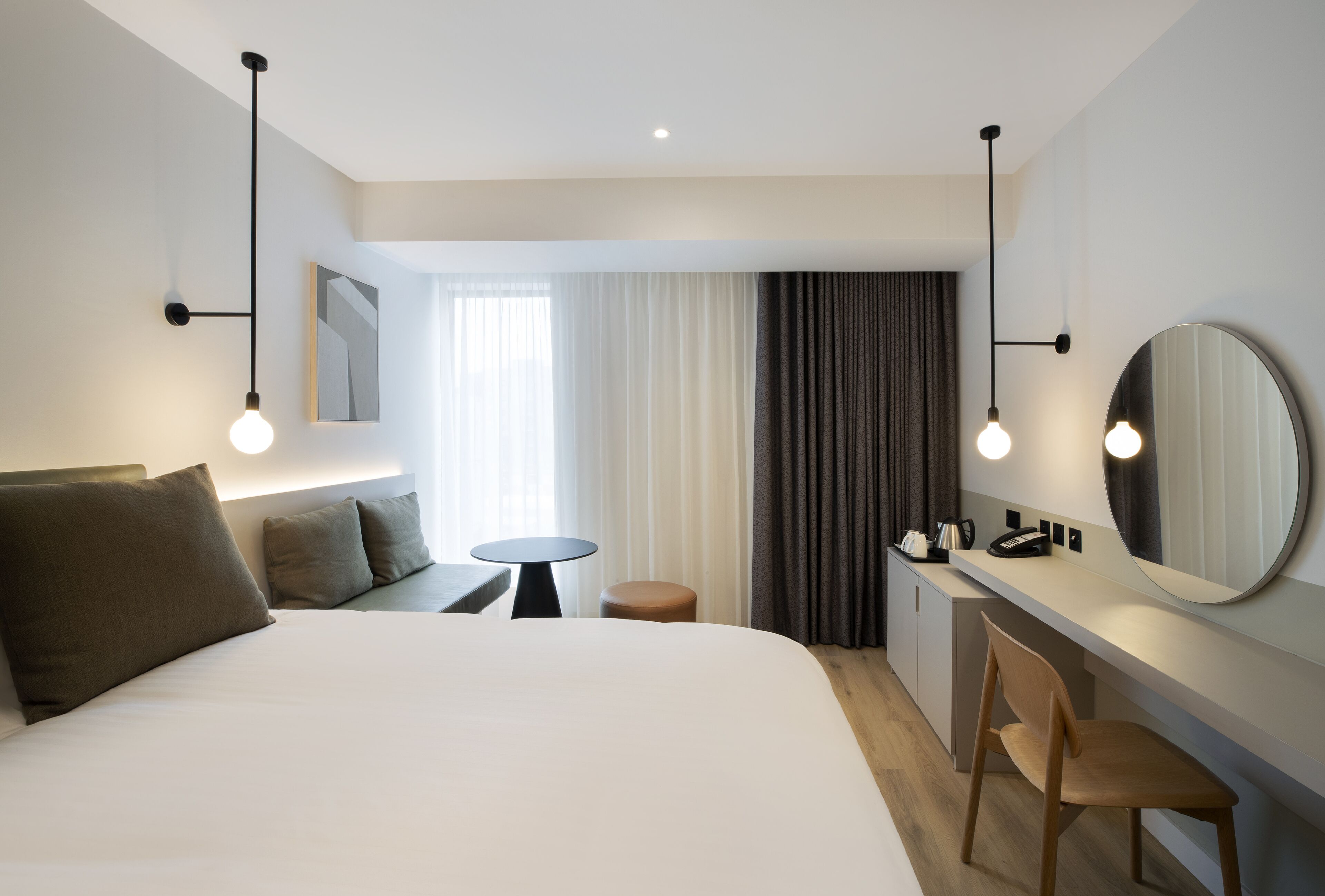 Kamar Superior, 1 Tempat Tidur Double | Brankas, meja kerja, ruang kerja ramah laptop, dan kedap suara