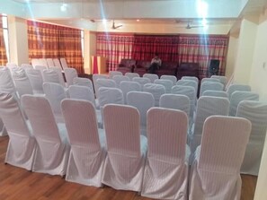 Business centre - Hotel Deewan-e-Aziz International (Bagh)