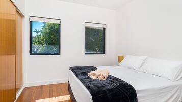 4 chambres, fer et planche Ă repasser, draps fournis